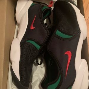 Nike Loden Women Sneakers